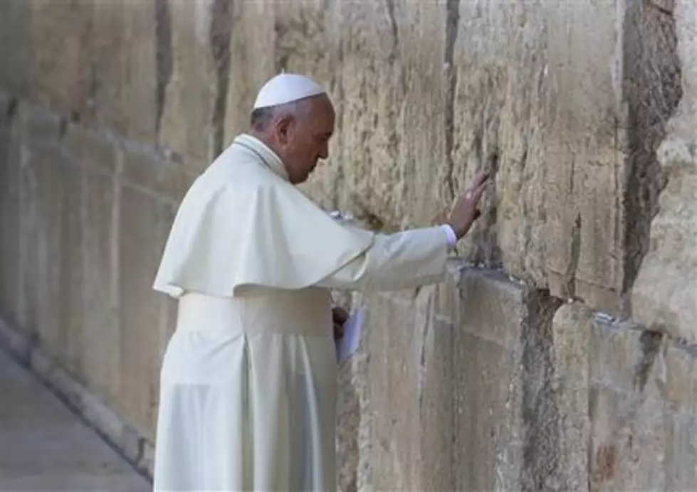 Pope, in Israel, Honors Victims of Holocaust and Terror