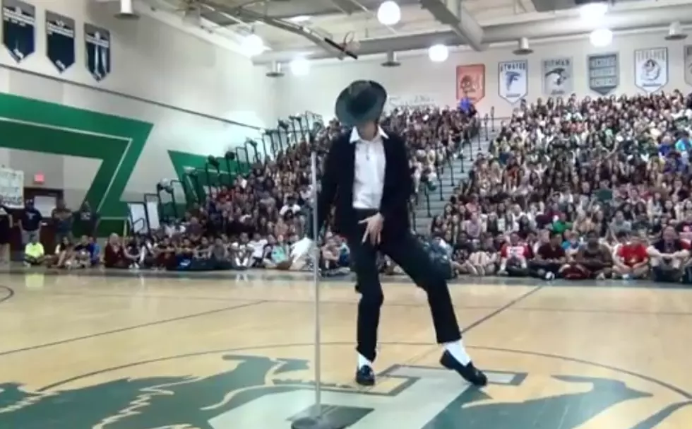 HS Student&#8217;s Amazing Michael Jackson Dance Routine