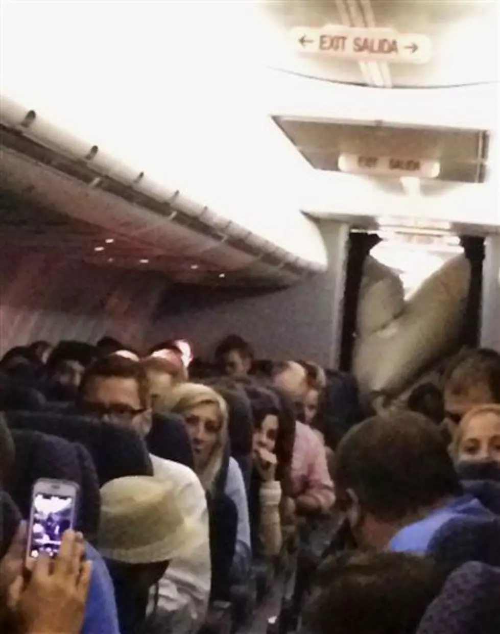 United plane&#8217;s evacuation slide deploys mid-flight