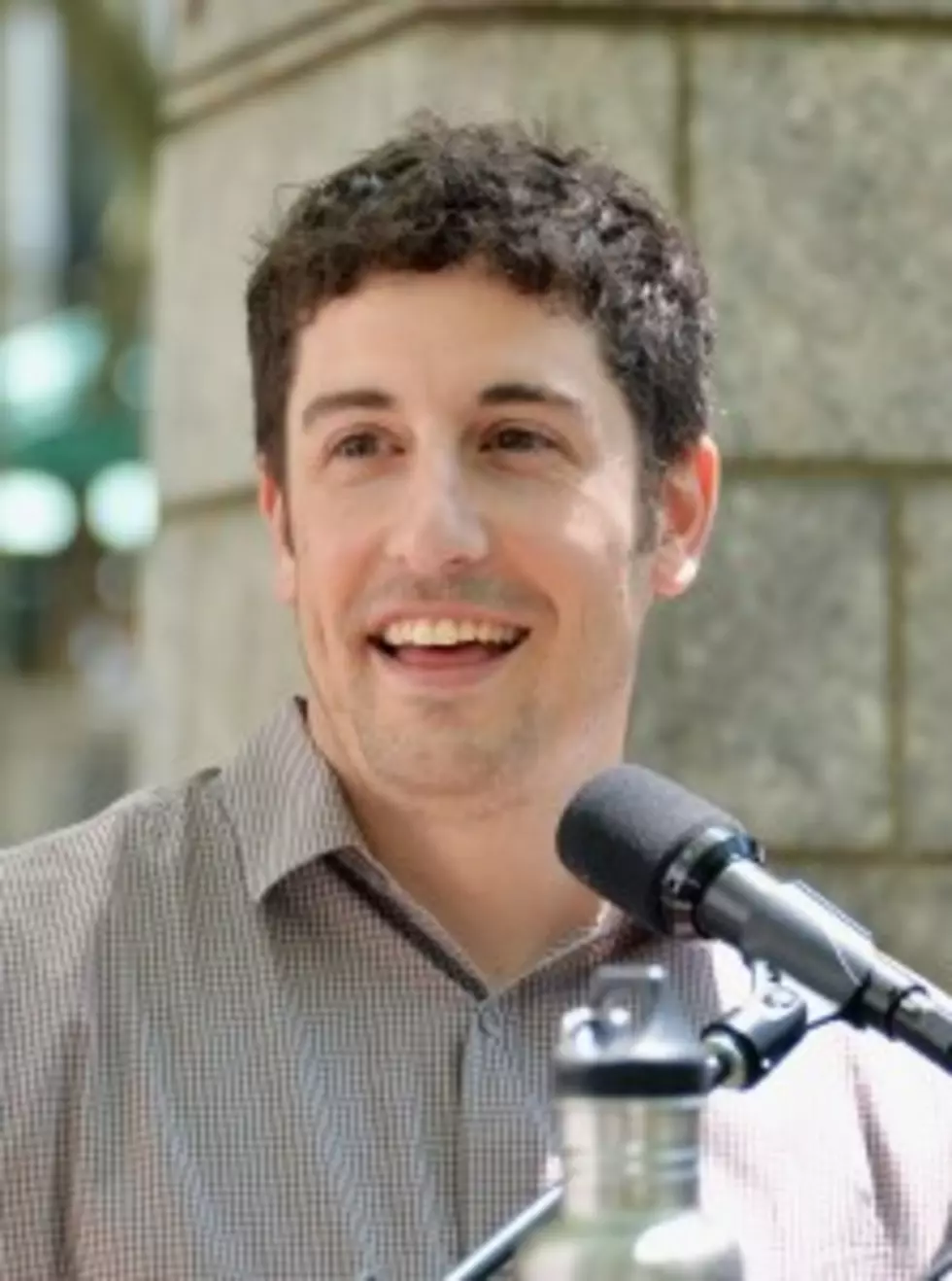 Jason Biggs jokes about Malaysia Airlines plane crash:  Funny or wrong?