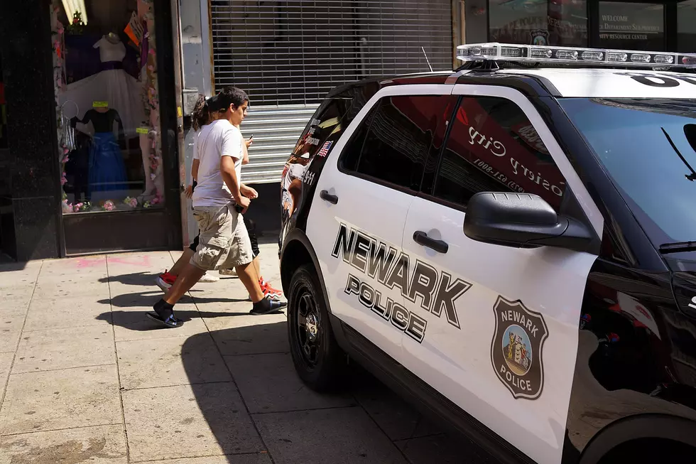 Newark officer shot breaking up robbery attempt