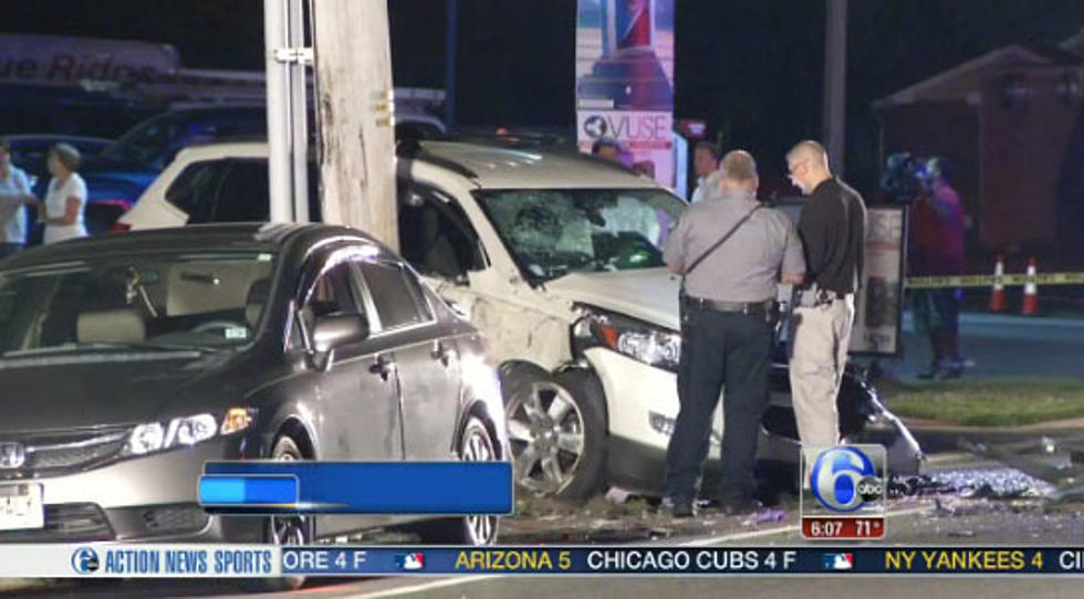 2 police officers hurt in Beachwood car crash