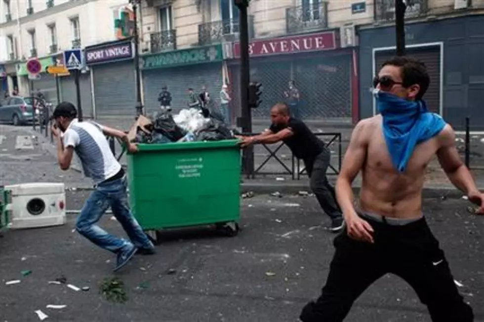 French police and pro-Palestinian protesters clash