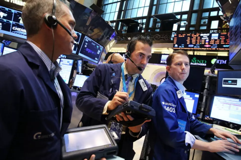US stocks buck turmoil weighing on global markets