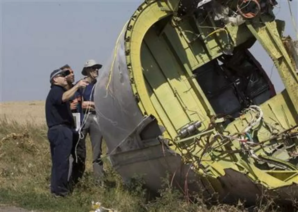 Ukraine: Body parts retrieved at jet crash site