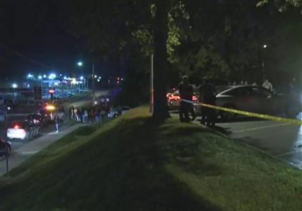 Police: Ferguson officer shot; 2 suspects wanted