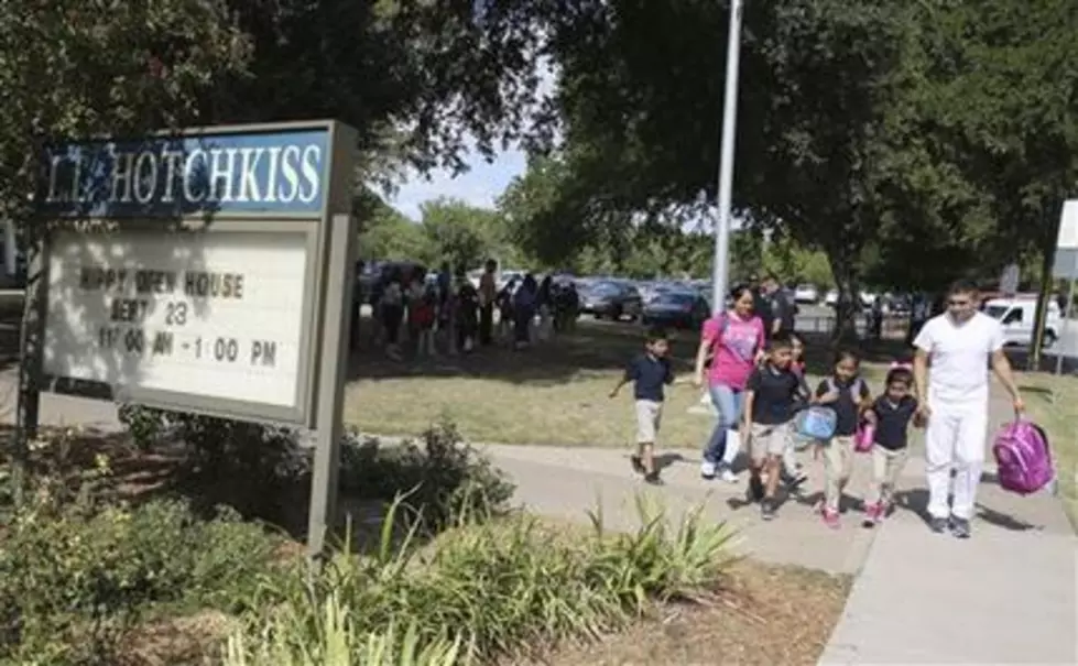 Ebola worries could keep some Dallas students home