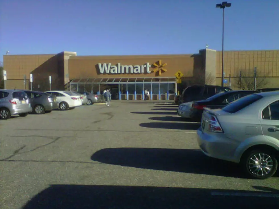 Wal-Mart ups ante on holiday shopping