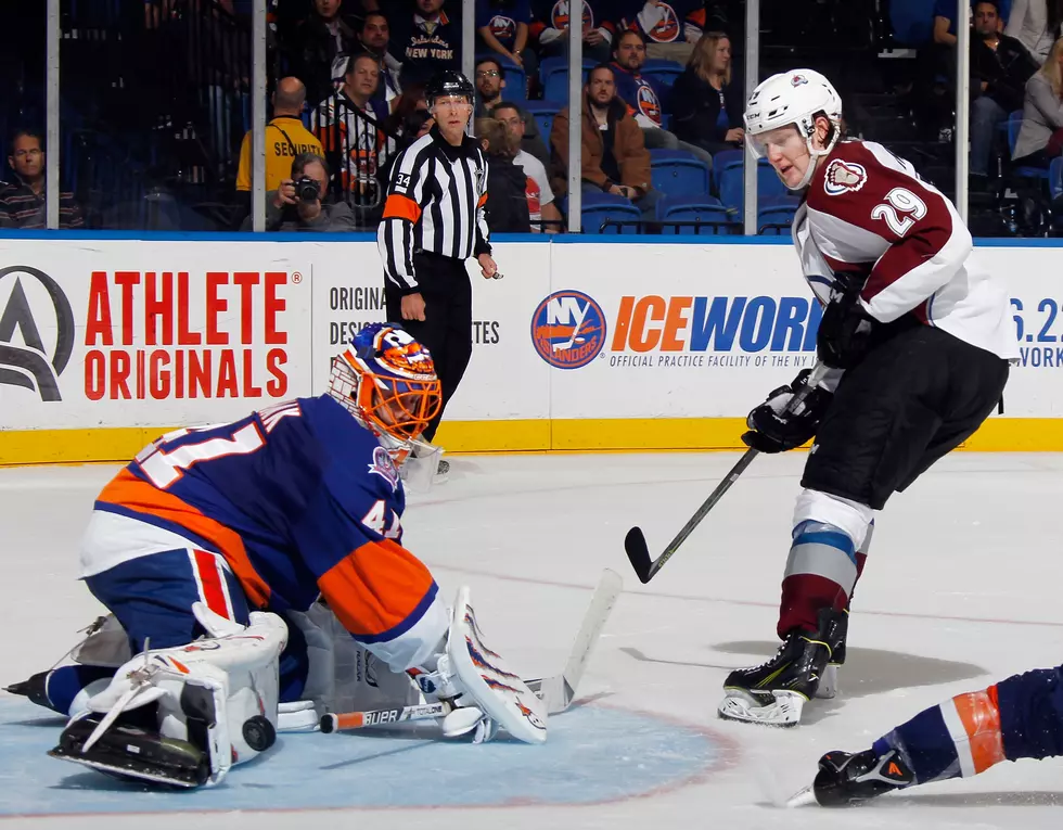 Isles on a roll, shut out Avalanche