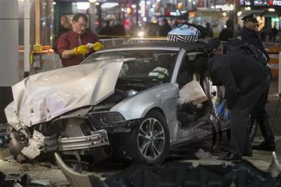 Car jumps curb in midtown Manhattan, injuring 7
