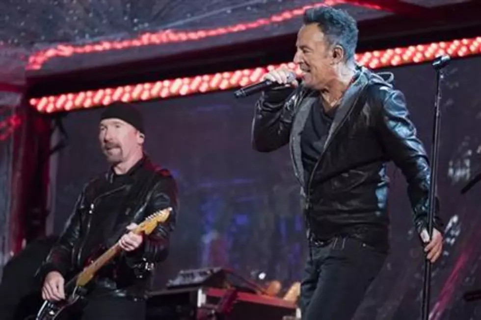 The Boss becomes Bono: Springsteen sings with U2