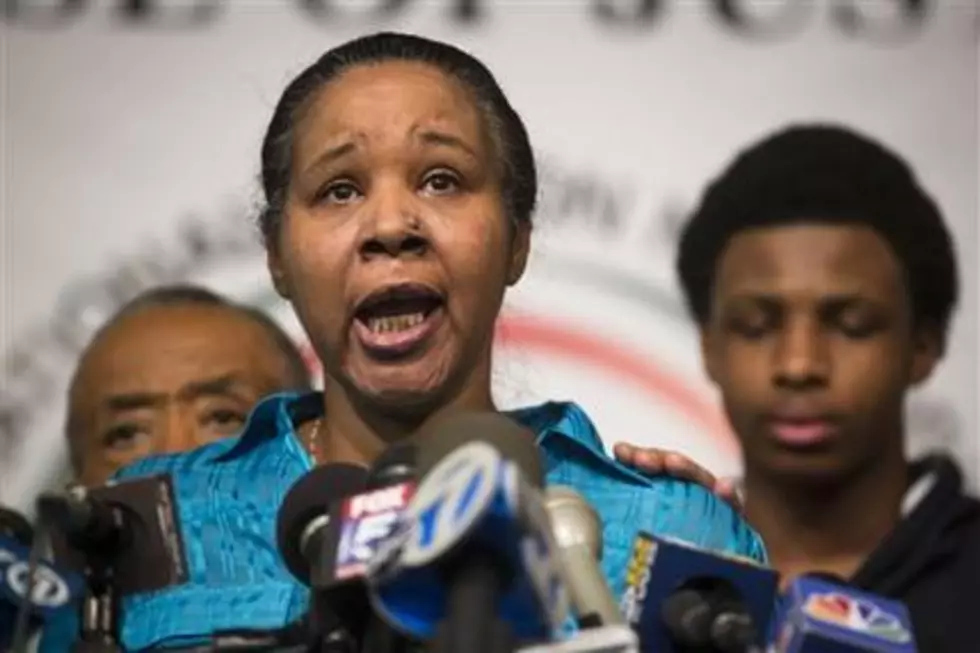 Garner’s widow: No faith in prosecutors