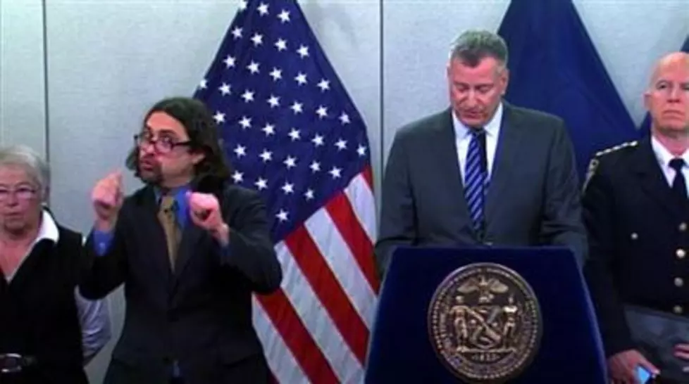 NYC mayor&#8217;s vibrant deaf interpreter creates his own storm