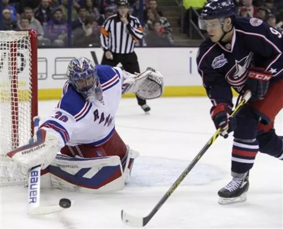 Lundqvist makes 35 saves in Rangers&#8217; 2-1 win over Jackets