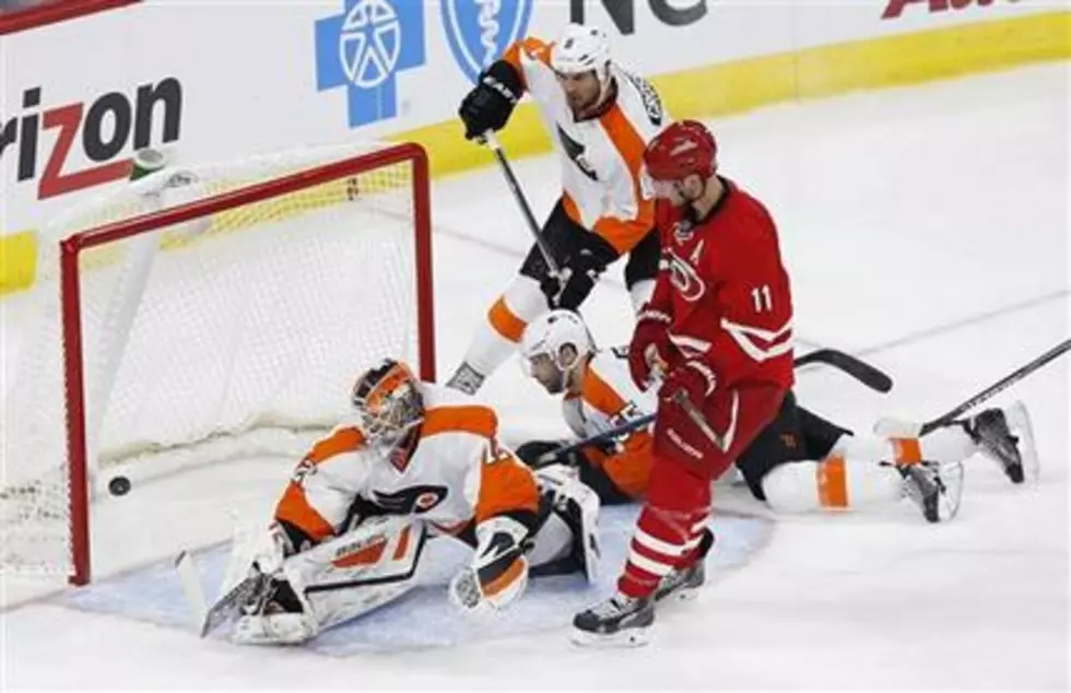 Hurricanes upend Flyers 4-1