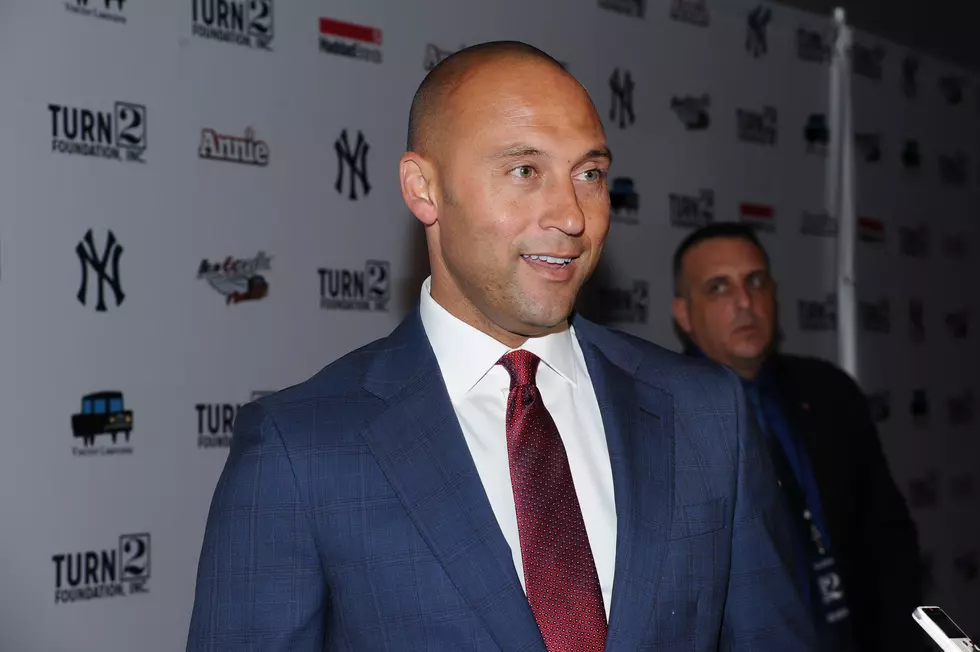 Airplane problems cited as Jeter misses Hall of Fame event