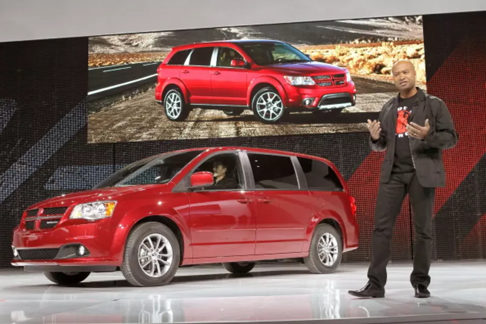 Chrysler recalls minivans, SUVs to fix ignition switches