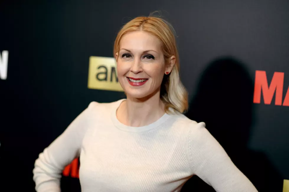 Actress Kelly Rutherford can’t yet bring children back to US
