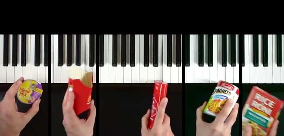 Watch this Guy Make One Song out of 25 Famous Jingles
