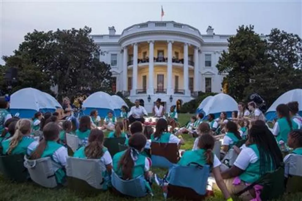 White House to allow photos, social media on public tours