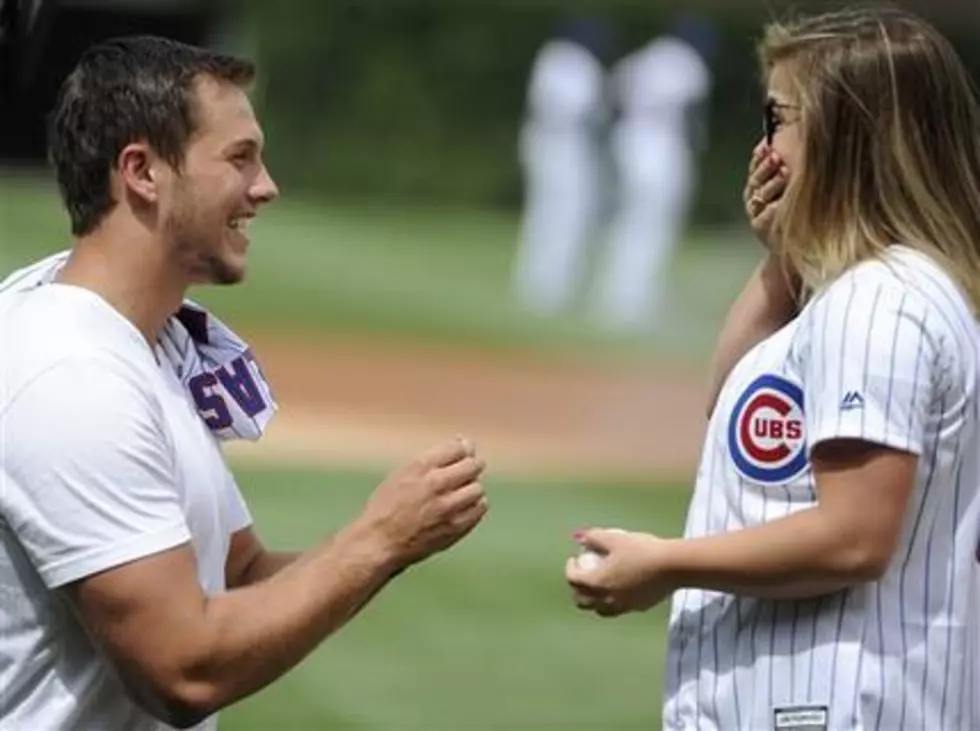 Olympic champion Shawn Johnson gets engaged at Wrigley Field