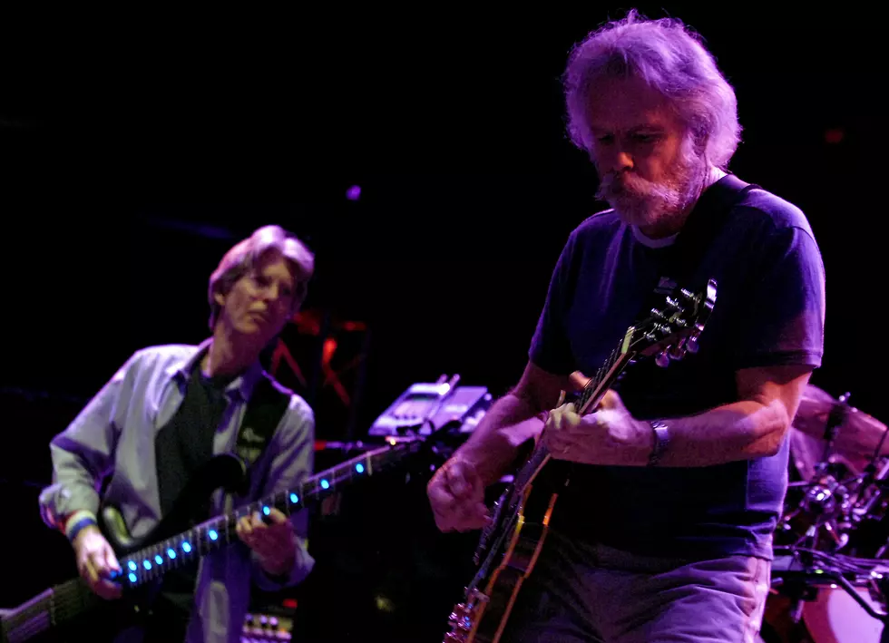 Man critically hurt in fall at Grateful Dead show in Chicago