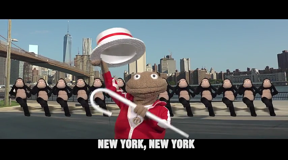 Puppet Johnny T sings hysterical version of &#8216;New York, New York&#8217; &#8211; Watch