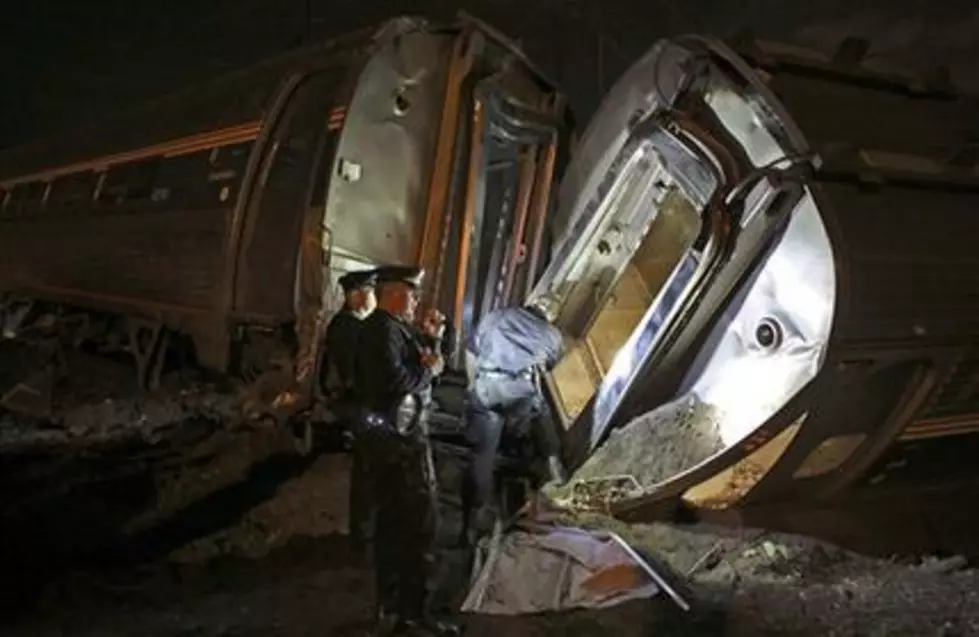 Gov&#8217;t to require cameras in train cabs after Amtrak crash