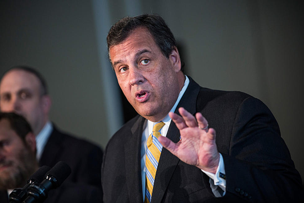 Christie: Track immigrants like FedEx packages