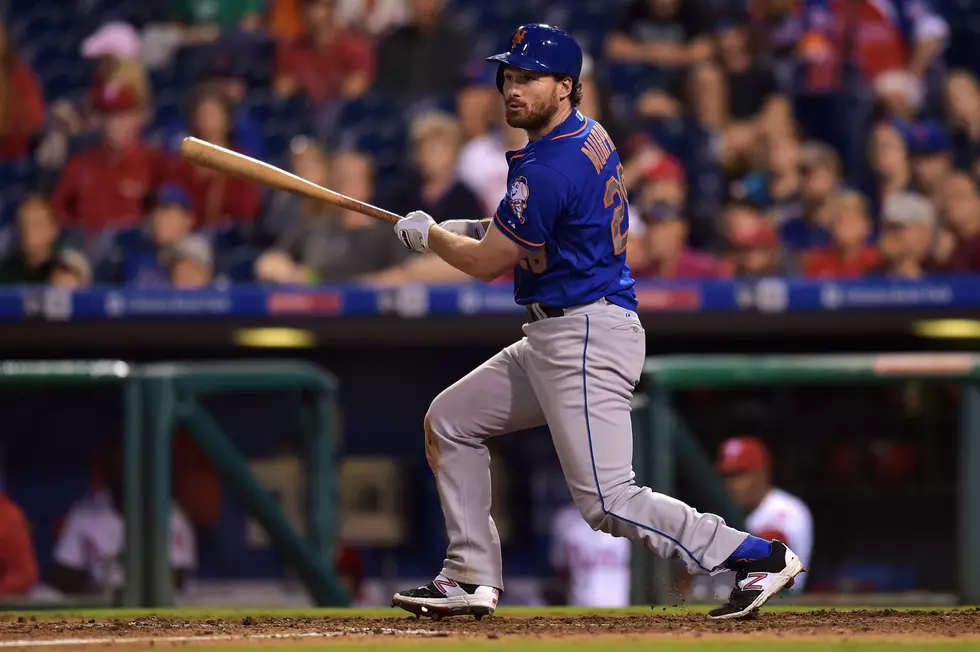 Murphy&#8217;s glove, bat lead Mets to sweep of Phillies