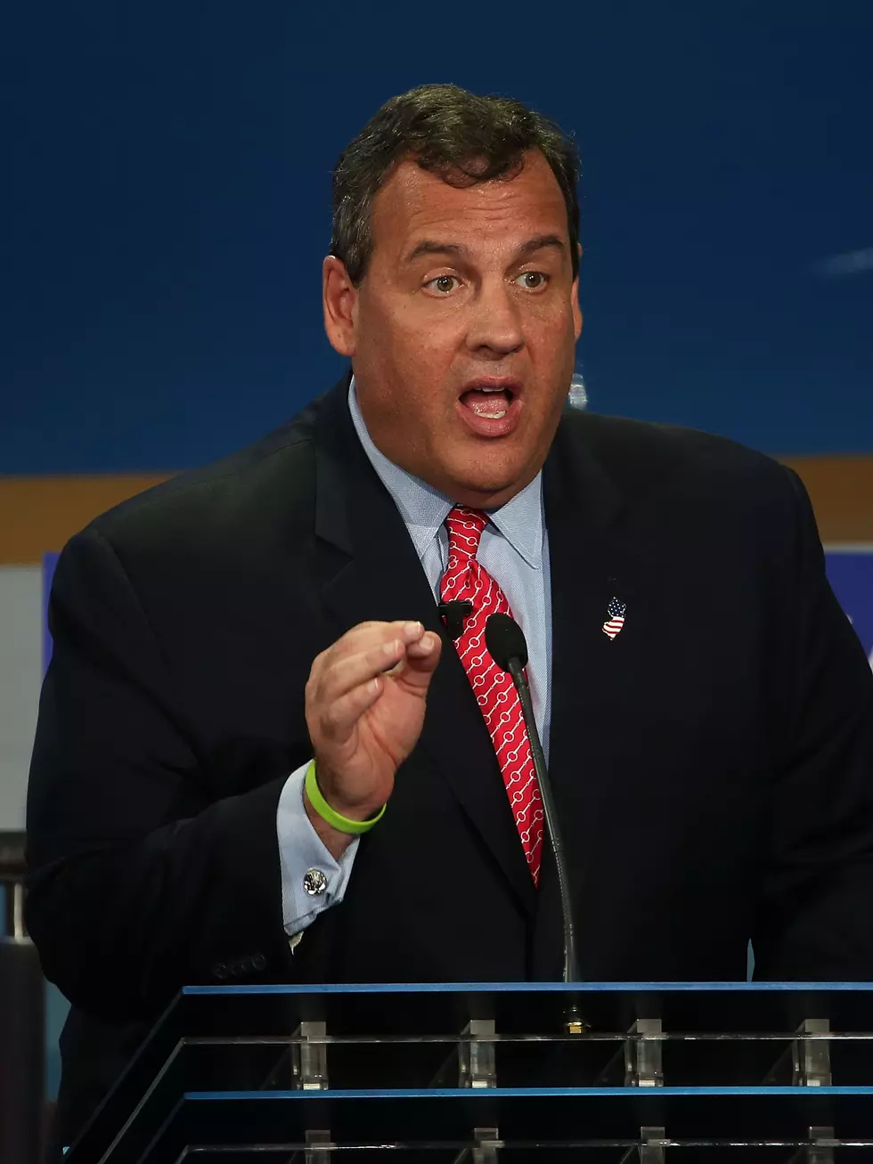 WATCH: Daily Show&#8217;s Noah Trevor presses Chris Christie on &#8216;FedEx&#8217; tracking for immigrants