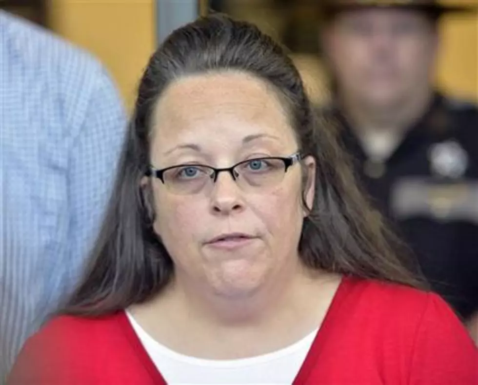 Clerk Kim Davis switching parties to become a Republican