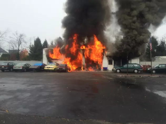 Droplight blamed for large fire at Franklin auto shop