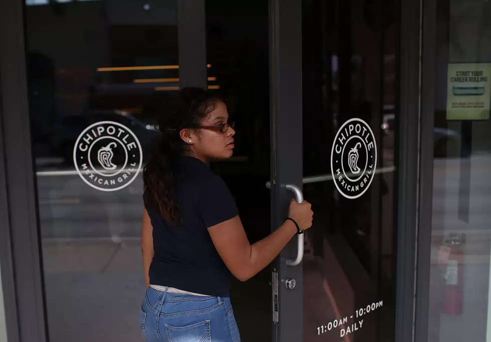 Outside Chipotle outbreak, foodborne illness a wider problem