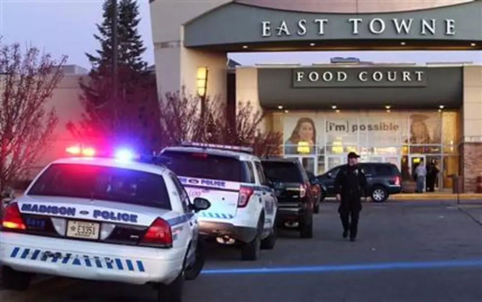 1 injured in Wisconsin mall dispute
