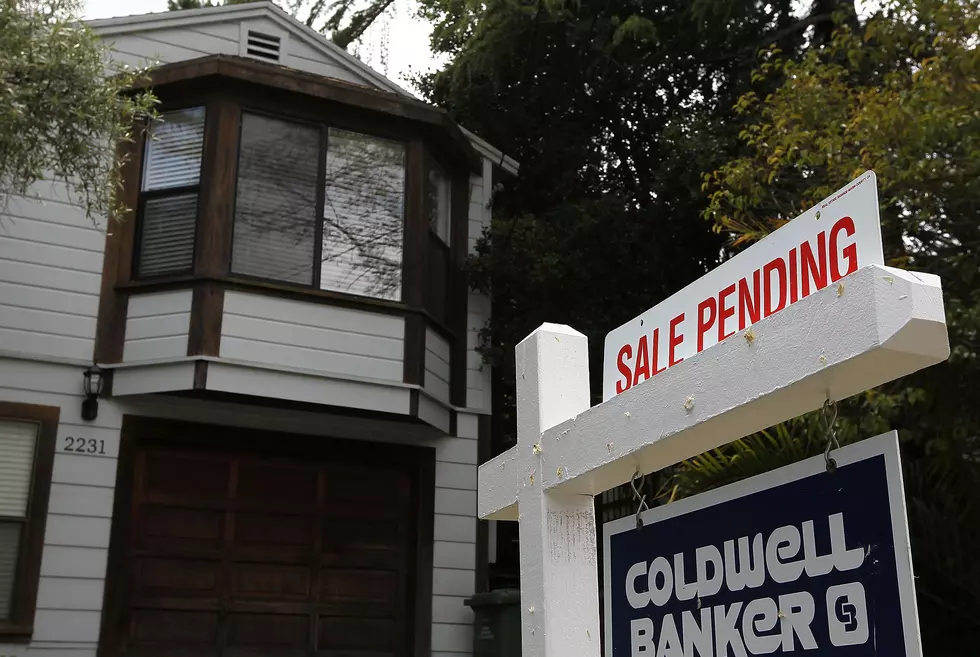 US pending home sales slip in November