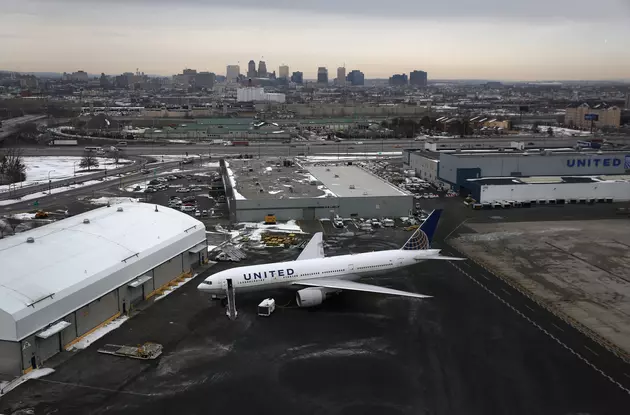 Newark-bound plane one of two threatened while in the air