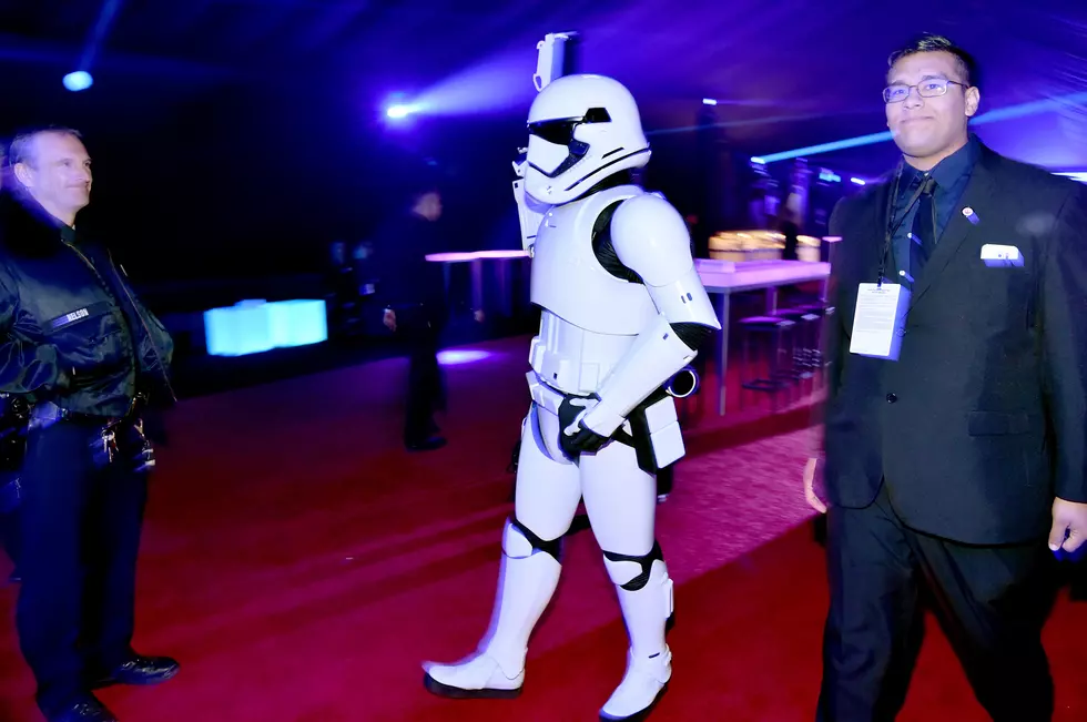 &#8216;Star Wars&#8217; premiere crowd cheers for familiar, new faces