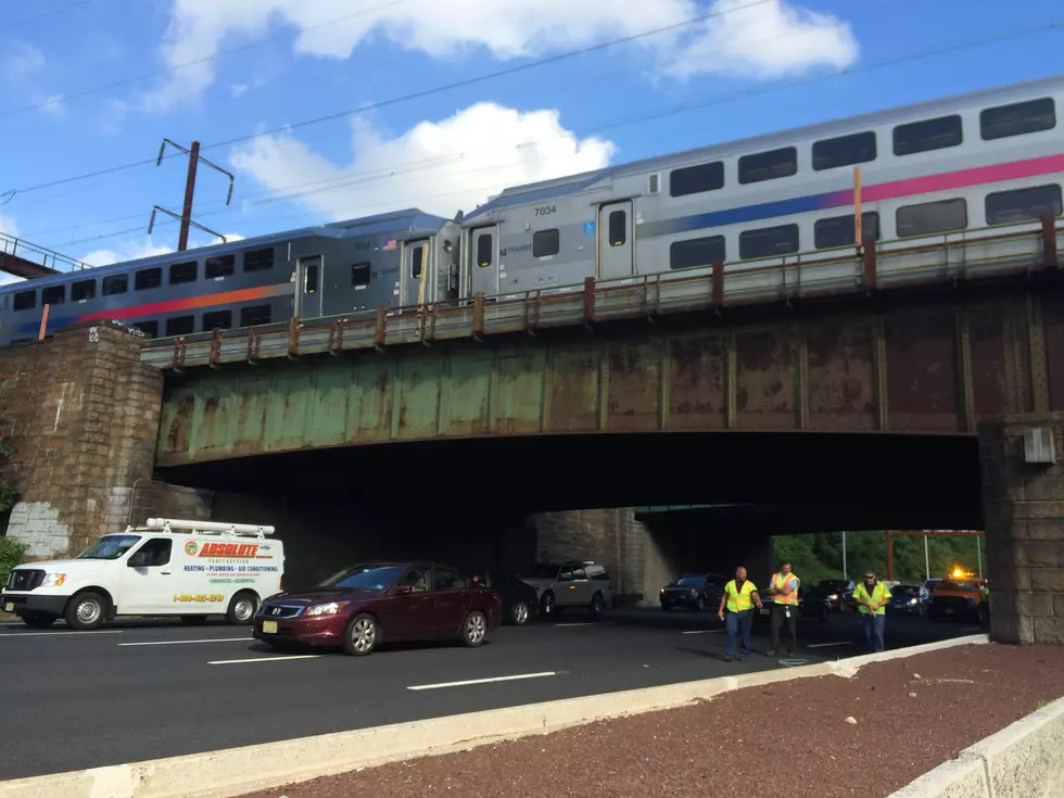 Fallen wire near Metropark delays NJ Transit trains, Parkway traffic