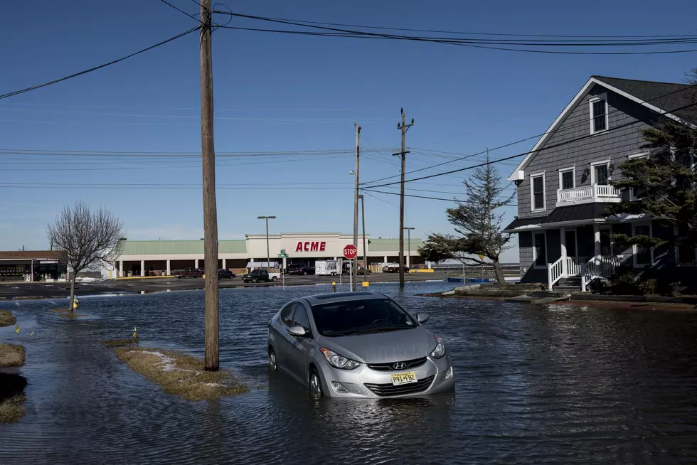 Christie keeps downplaying flooding, says reporter &#8216;making up&#8217; criticism