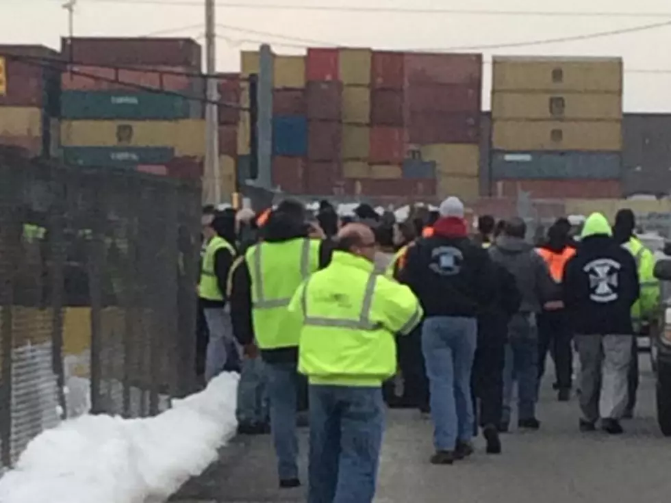 Union members walk off job, shut down Newark and Elizabeth ports