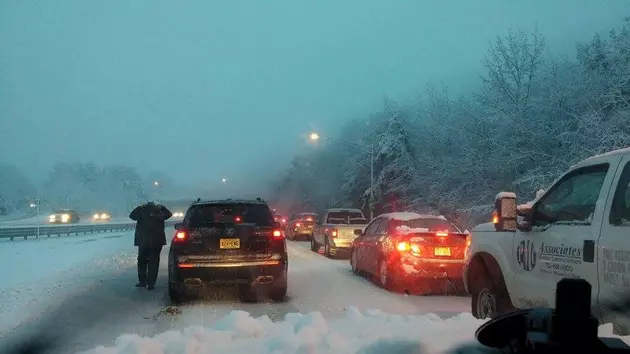 NJ traffic Friday: Roads a mess, plenty of accidents in the snow