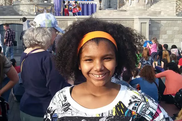 Mom: Principal apologized for telling daughter to &#8216;tuck in&#8217; afro