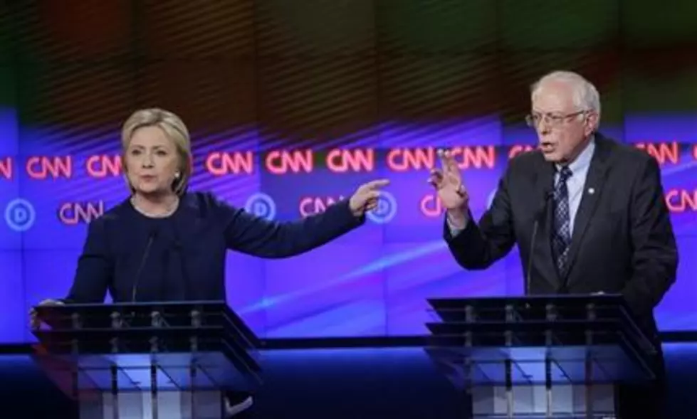 Clinton, Sanders tangle on economy in Democratic debate