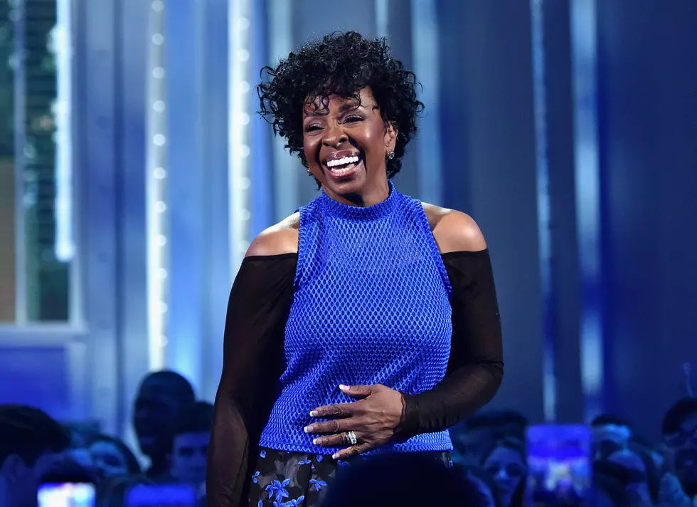 Gladys Knight sings ‘Happy Birthday’ during traffic stop