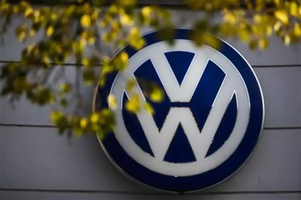 Volkswagen gets a month for plan on diesel emissions fix