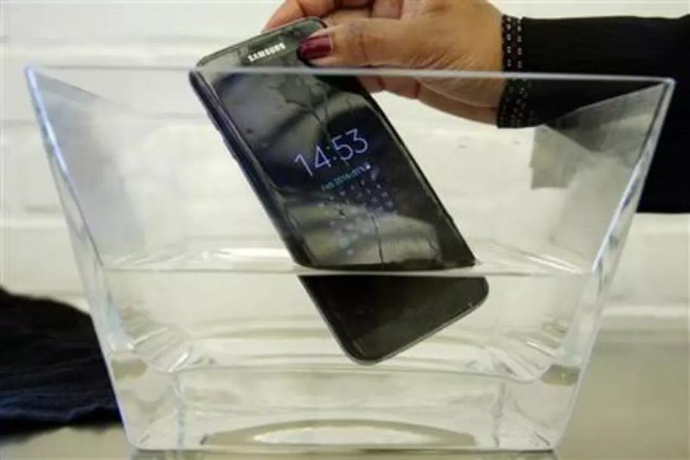 Durability tests: Samsung phones survive water, not falls