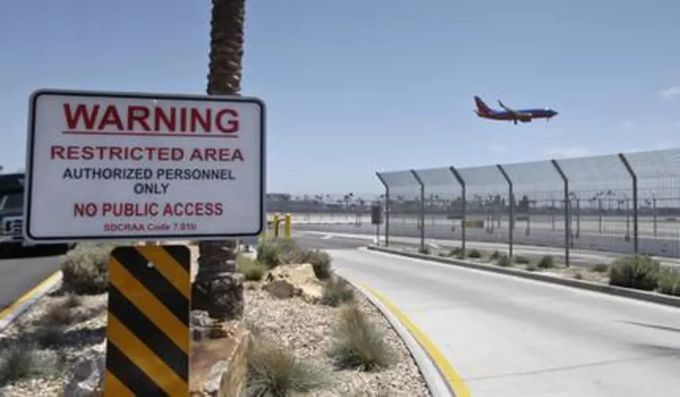 Intruders breach US airport fences about every 10 days