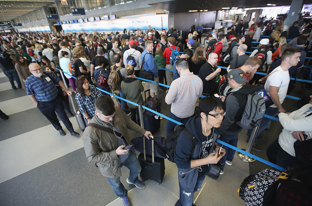 5 questions about extremely long airport security lines