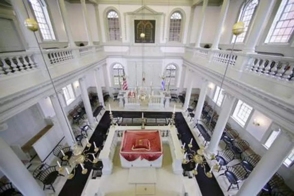 Judge: Congregants can take control of oldest US synagogue